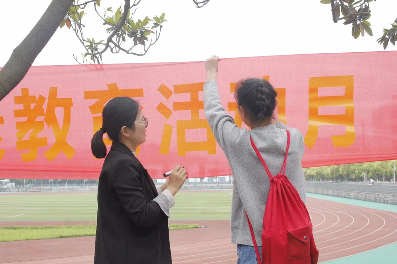 1585966892415013874.jpg 5.jpg